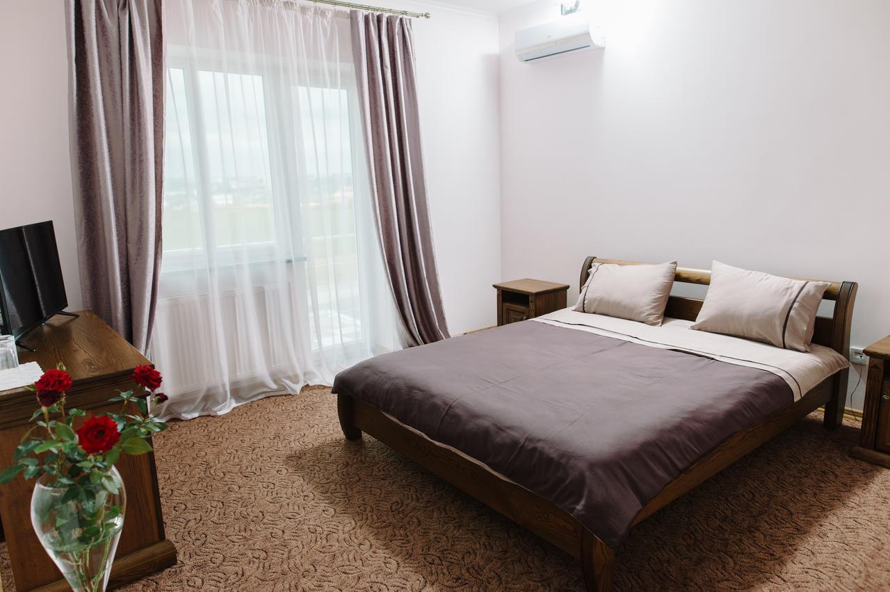 Kolybayevka Hotel Korona מראה חיצוני תמונה