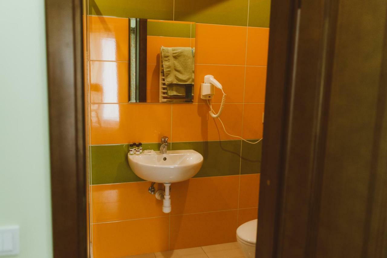 Kolybayevka Hotel Korona מראה חיצוני תמונה
