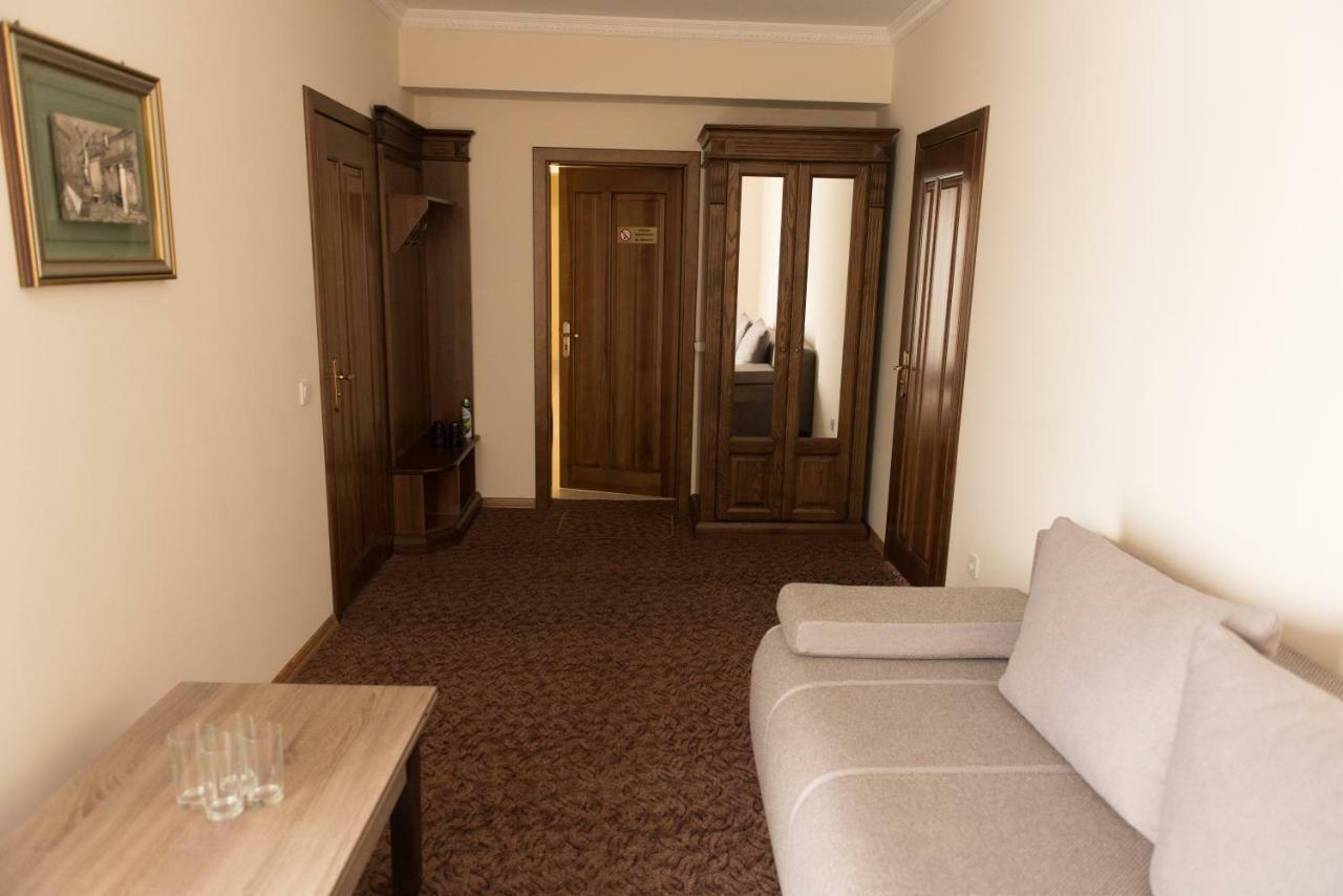 Kolybayevka Hotel Korona מראה חיצוני תמונה