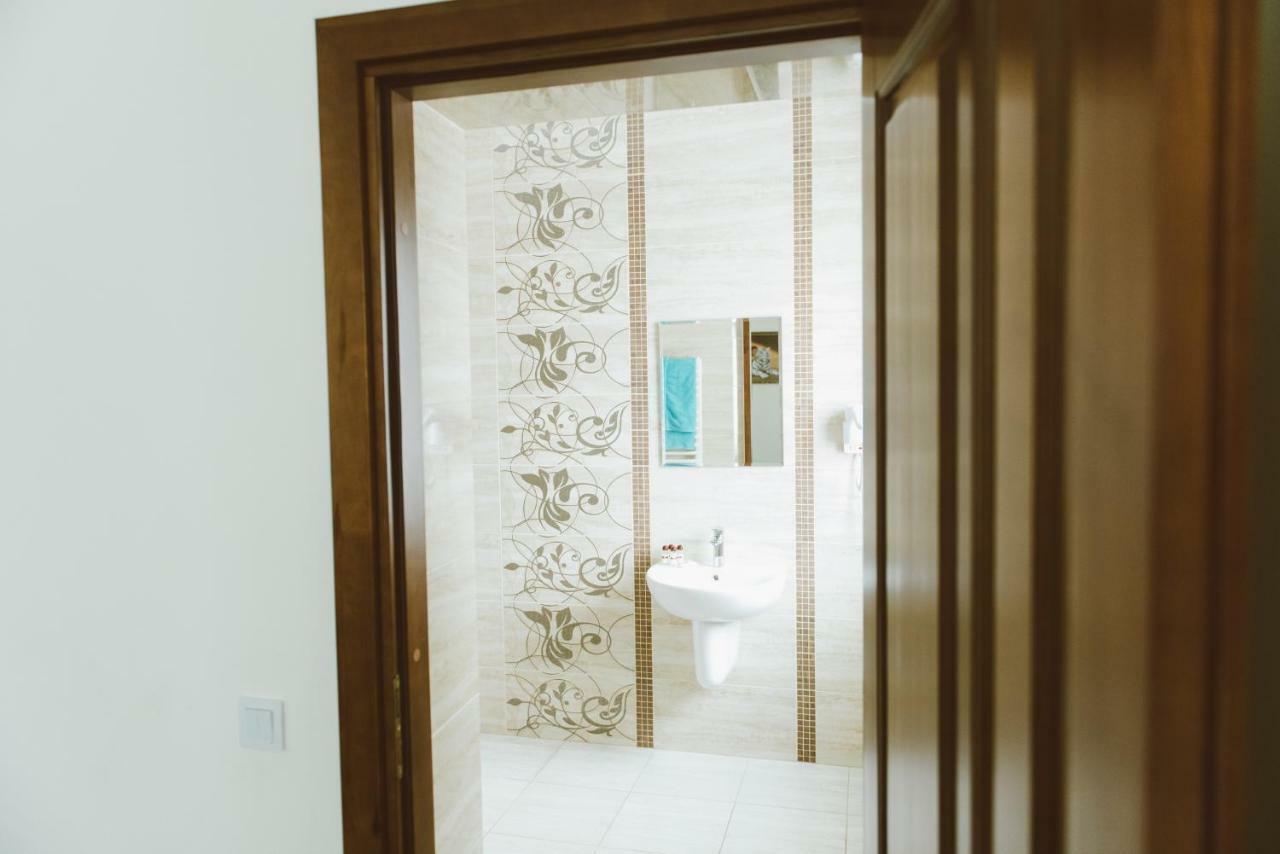 Kolybayevka Hotel Korona מראה חיצוני תמונה