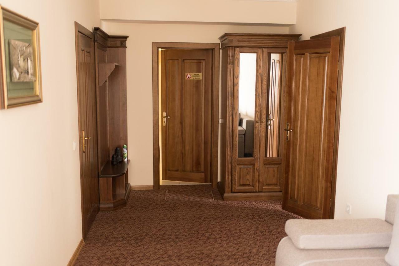Kolybayevka Hotel Korona מראה חיצוני תמונה